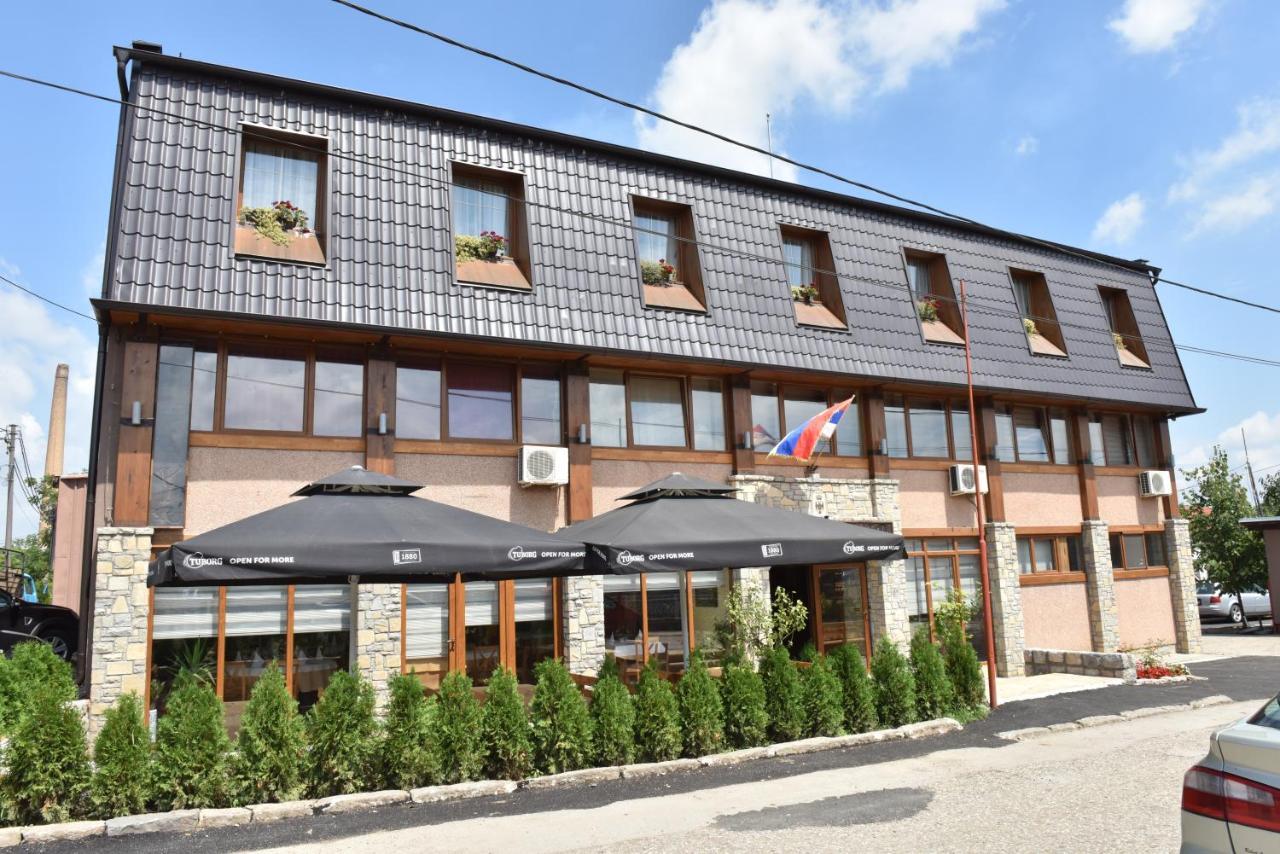 Hotel "Vir" Velika Plana Exterior photo